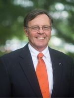 Land Listing Agent Photo