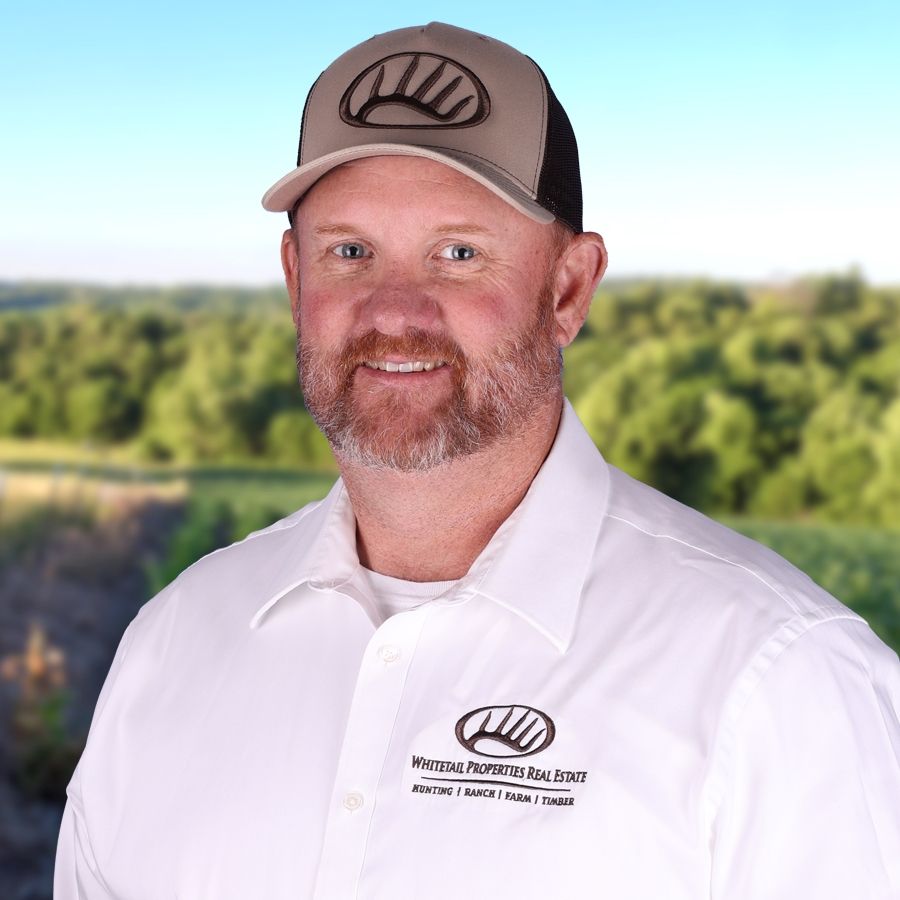 Land Listing Agent Photo