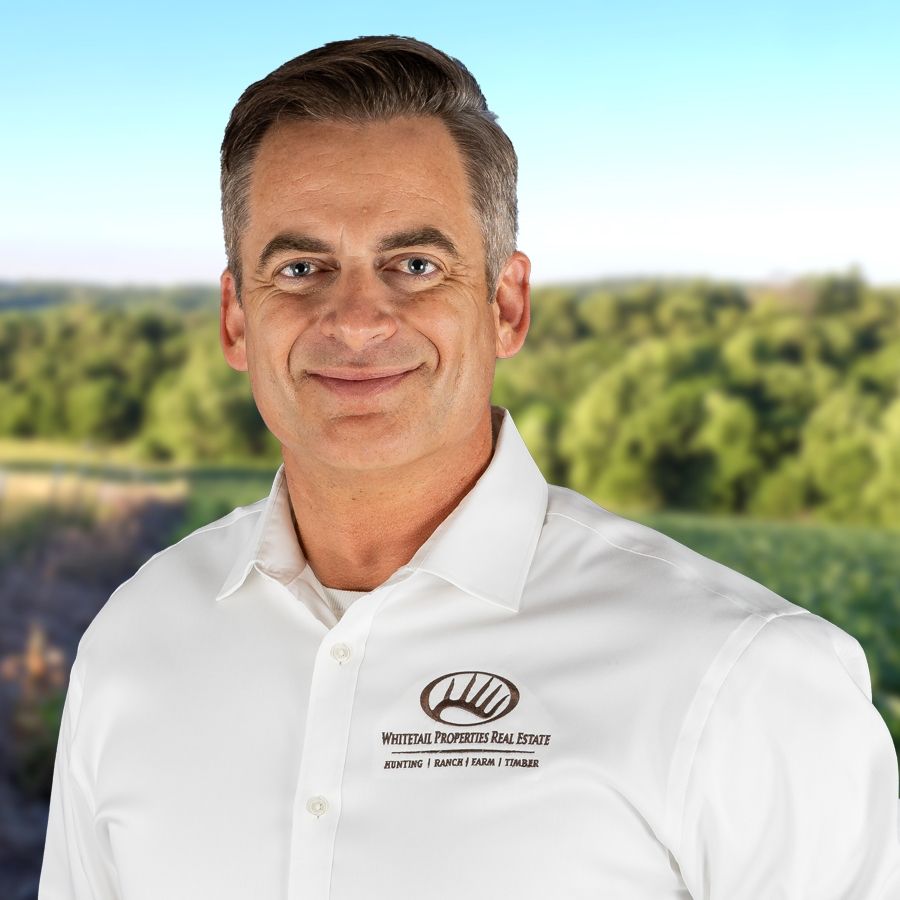Land Listing Agent Photo