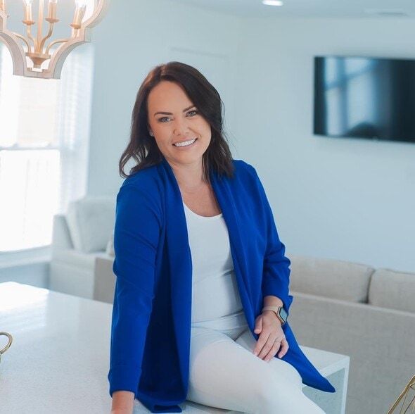 Land Listing Agent Photo