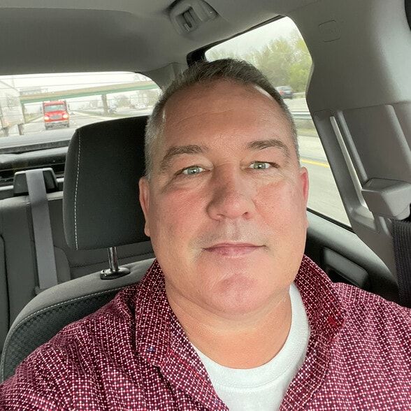 Land Listing Agent Photo