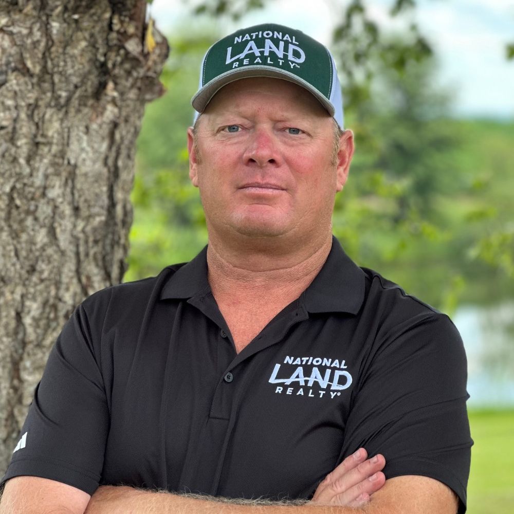 Land Listing Agent Photo
