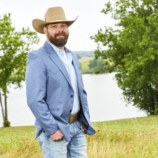 Land Listing Agent Photo