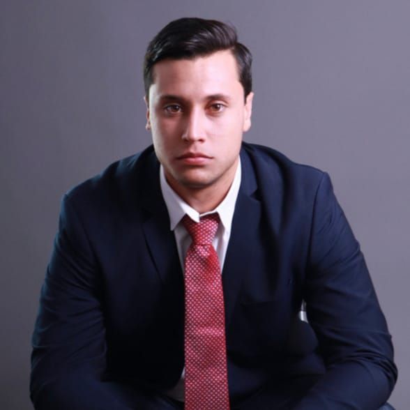 Land Listing Agent Photo