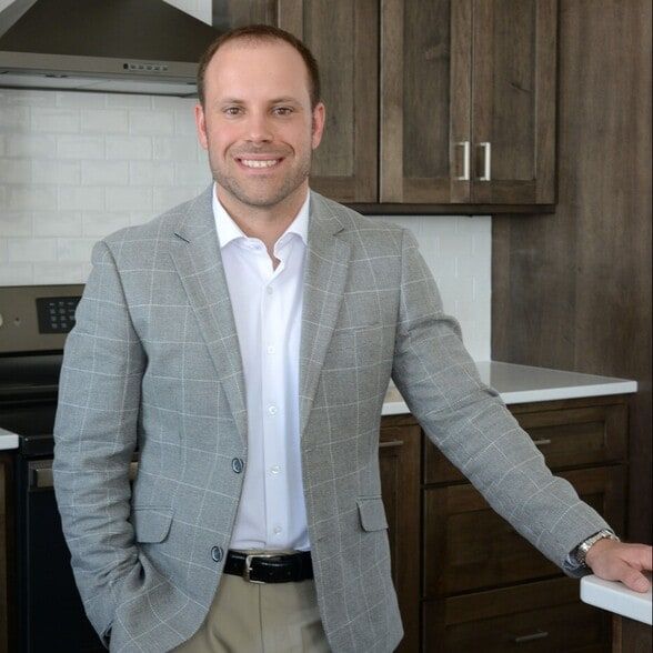 Land Listing Agent Photo
