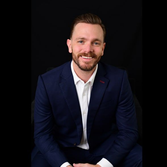Land Listing Agent Photo