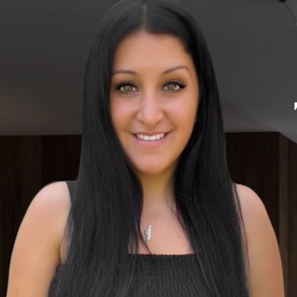 Land Listing Agent Photo