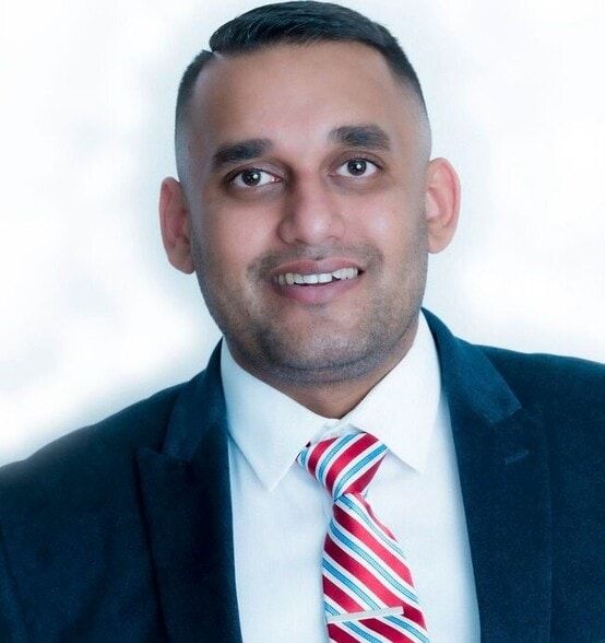 Land Listing Agent Photo