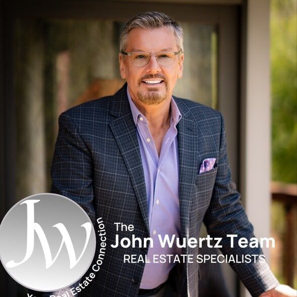 Land Listing Agent Photo