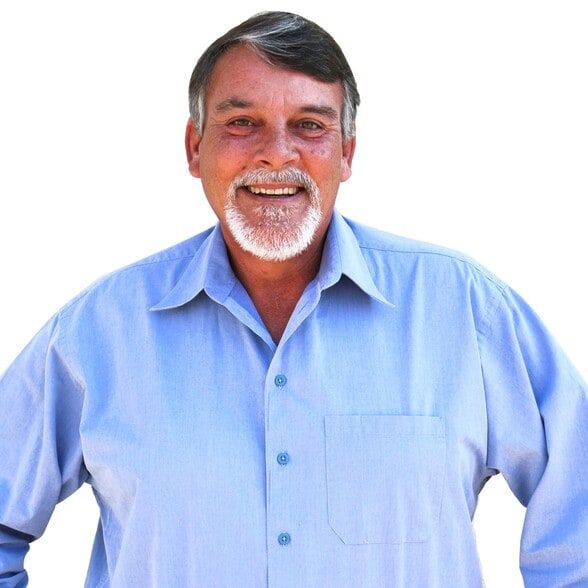 Land Listing Agent Photo