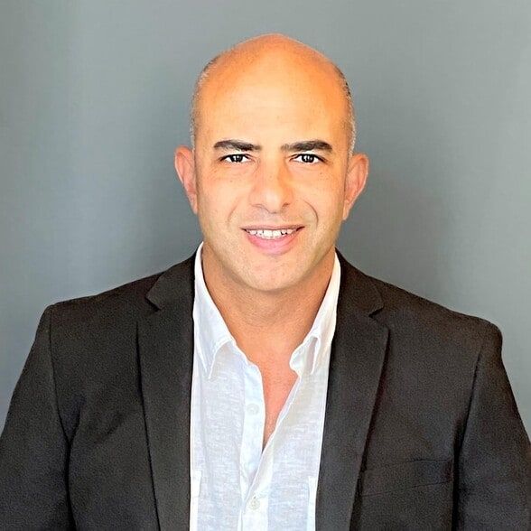 Land Listing Agent Photo