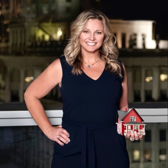 Land Listing Agent Photo