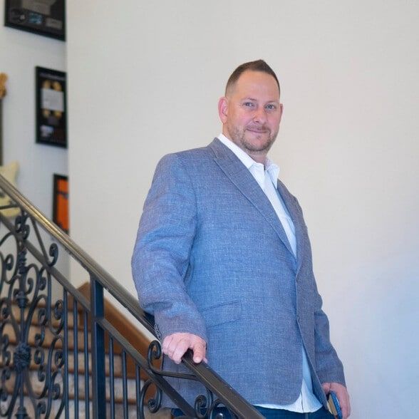 Land Listing Agent Photo