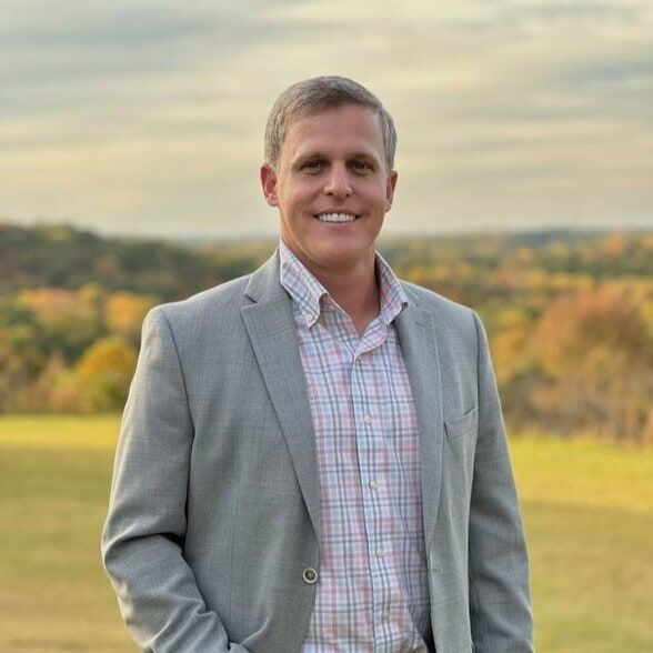 Land Listing Agent Photo