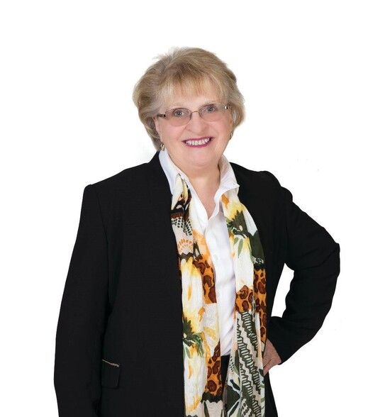 Land Listing Agent Photo
