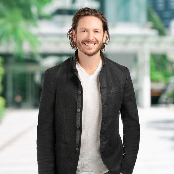 Land Listing Agent Photo