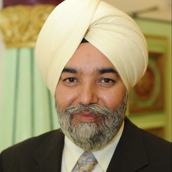 Land Listing Agent Photo