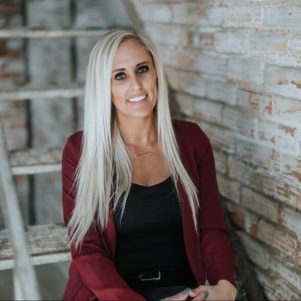 Land Listing Agent Photo