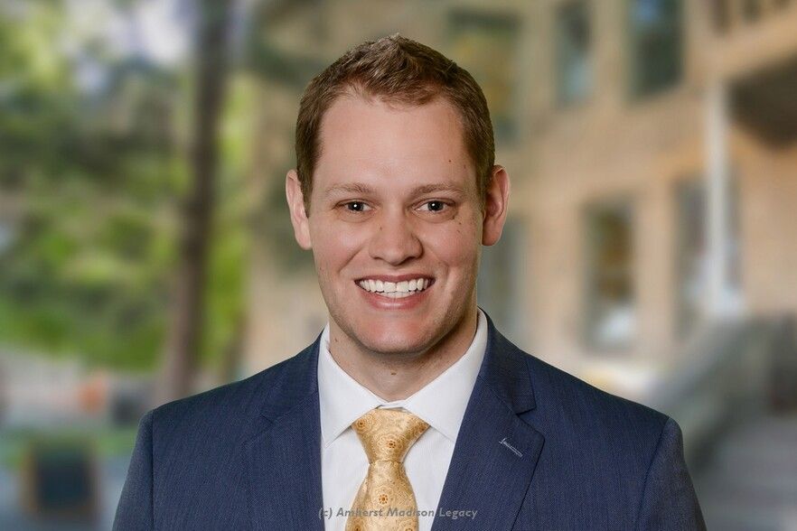 Land Listing Agent Photo