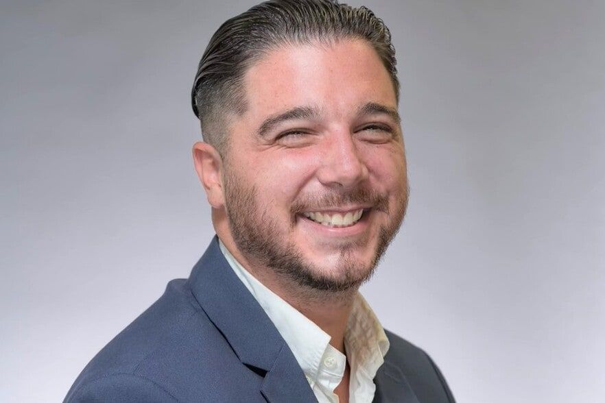 Land Listing Agent Photo