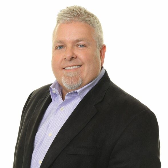 Land Listing Agent Photo