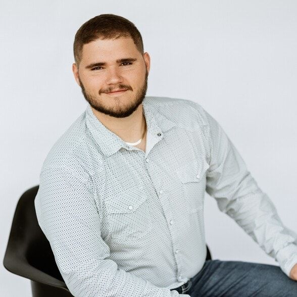 Land Listing Agent Photo