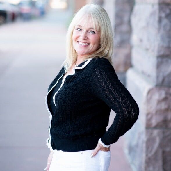 Land Listing Agent Photo