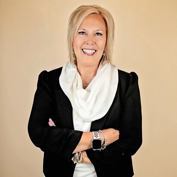 Land Listing Agent Photo