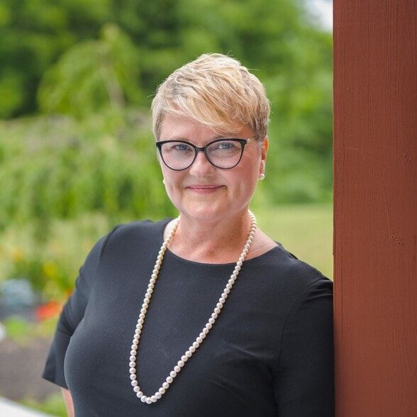 Land Listing Agent Photo