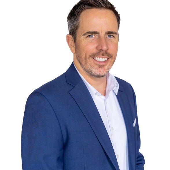 Land Listing Agent Photo