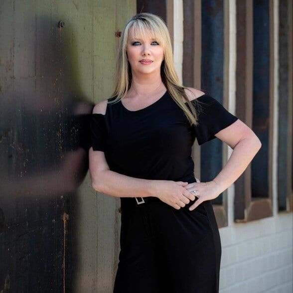 Land Listing Agent Photo