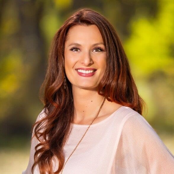 Land Listing Agent Photo