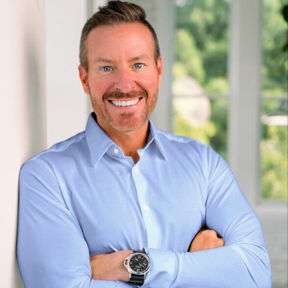 Land Listing Agent Photo