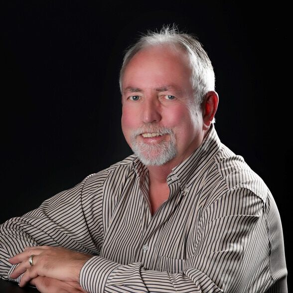 Land Listing Agent Photo