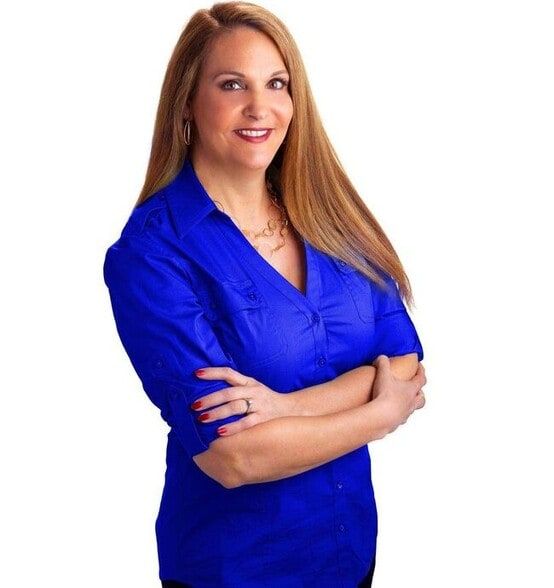 Land Listing Agent Photo