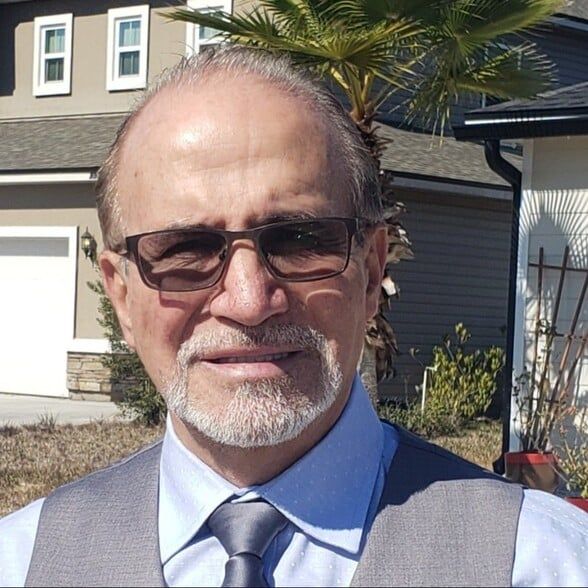 Land Listing Agent Photo