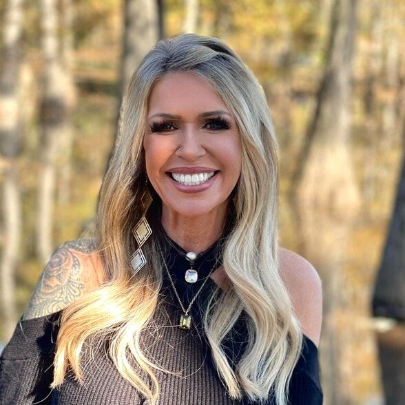 Land Listing Agent Photo