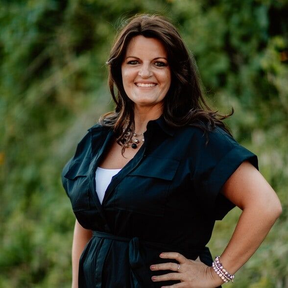 Land Listing Agent Photo