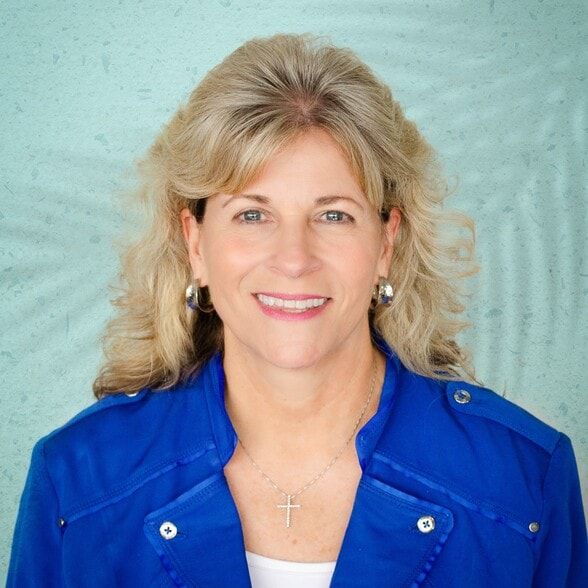 Land Listing Agent Photo