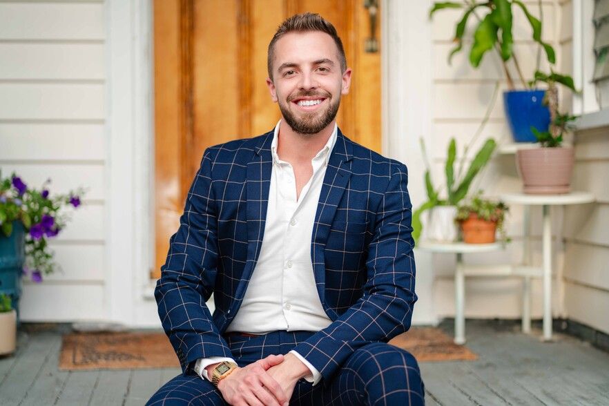 Land Listing Agent Photo