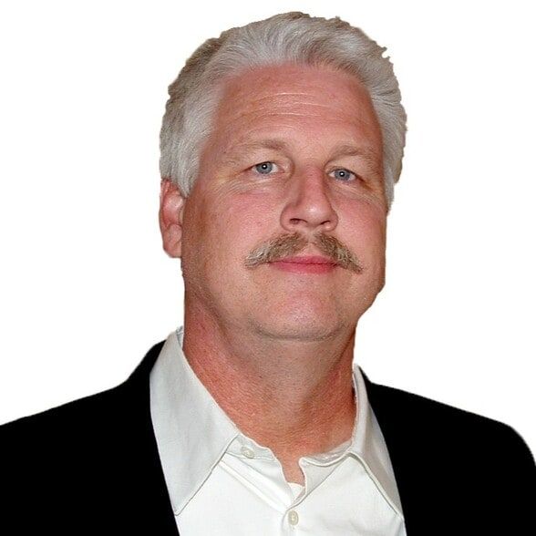 Land Listing Agent Photo
