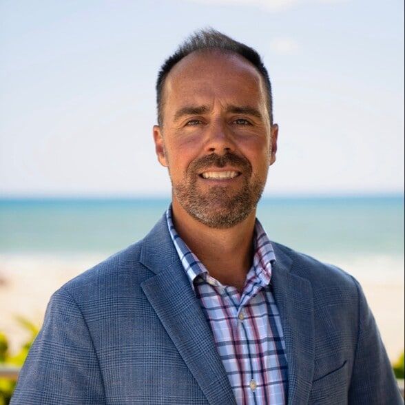 Land Listing Agent Photo