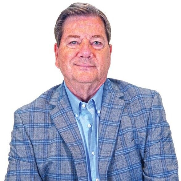 Land Listing Agent Photo