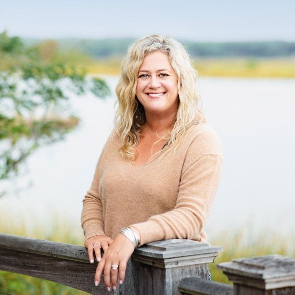 Land Listing Agent Photo