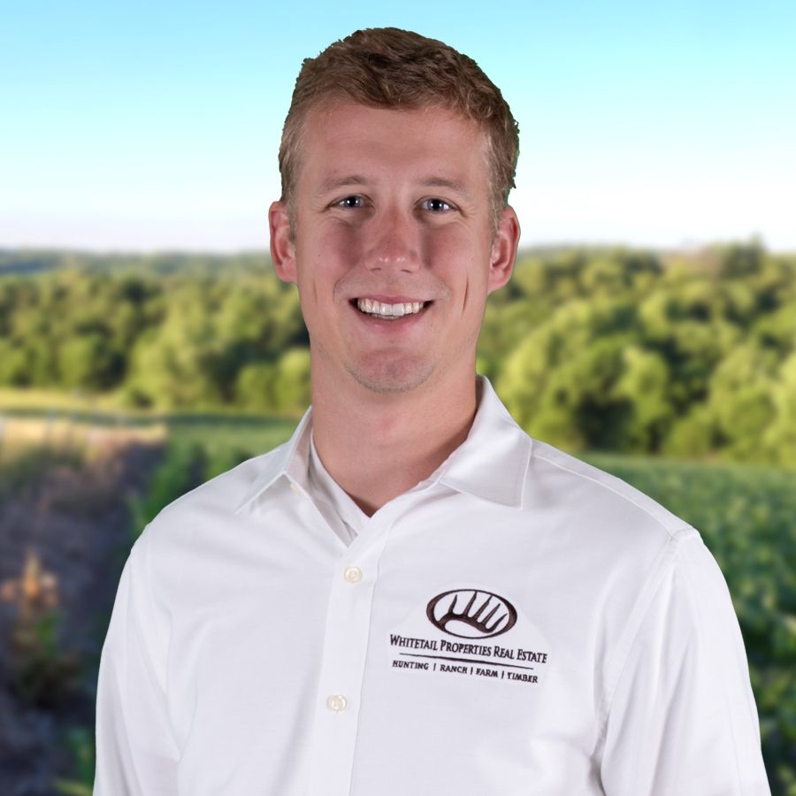 Land Listing Agent Photo