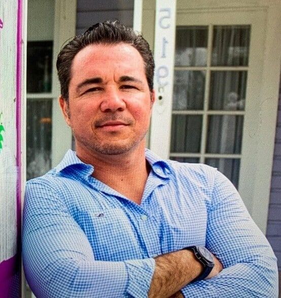 Land Listing Agent Photo