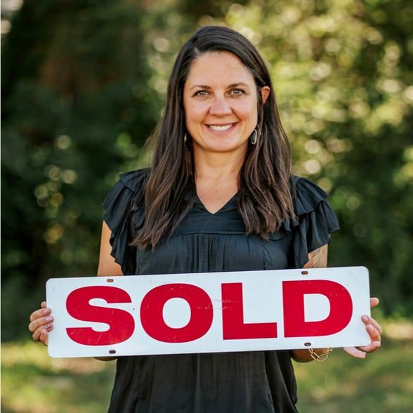 Land Listing Agent Photo