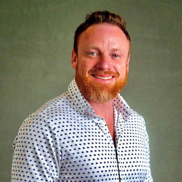 Land Listing Agent Photo