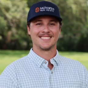 Land Listing Agent Photo