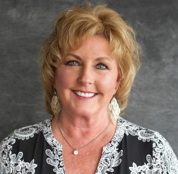 Land Listing Agent Photo